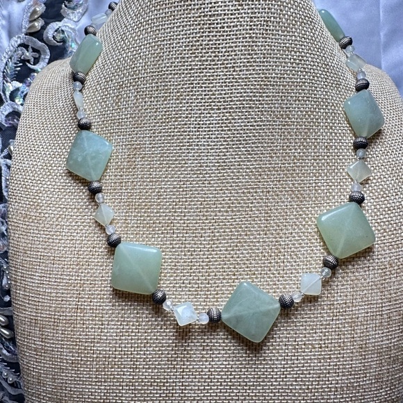 Elegant Green Serpentine and Quartz Natural Gemstones Stone Necklace 4018 P - Picture 2 of 9